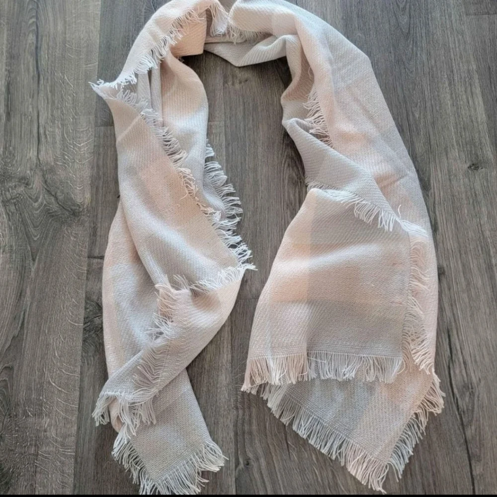 BCBG Girls plaid scarf NWOT